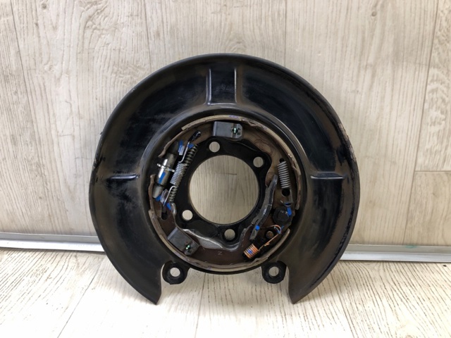 Защита тормозного диска заднего, левая 440305TA5A NISSAN