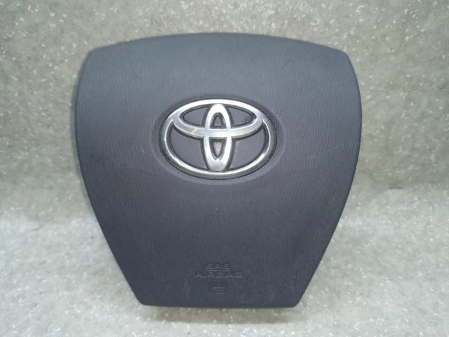 Подушка безопасности водителя 4513047110C0 TOYOTA