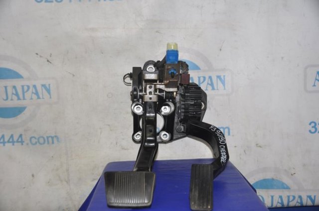 Педали газа 4581652AC CHRYSLER