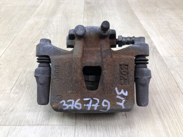 Задний правый суппорт 4605A264 MITSUBISHI