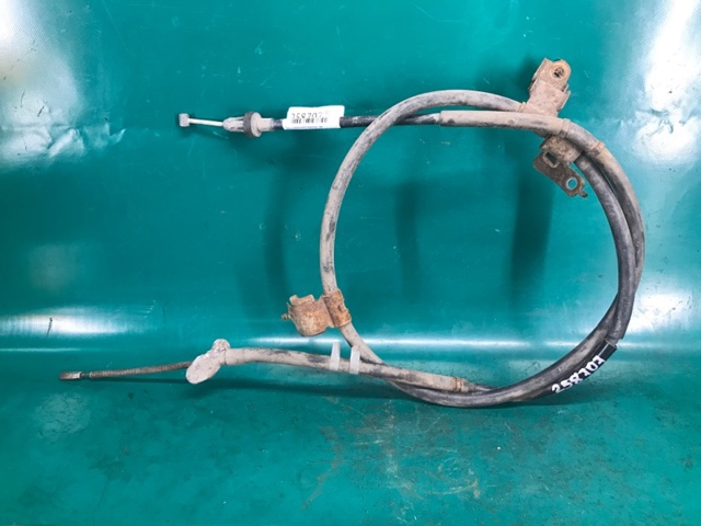 Трос ручника задний 4643060041 TOYOTA