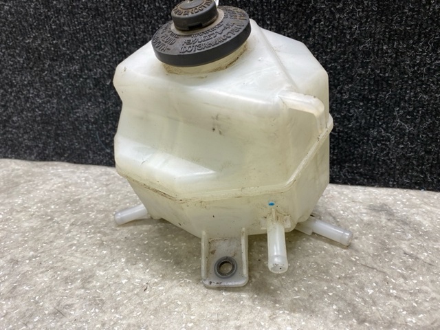 TOYOTA 4723020140 Крышка бачка главного тормозного цилиндра в наличии Львов