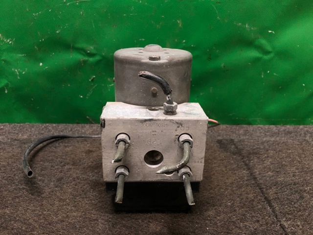 Блок управления АБС  476001W300 NISSAN