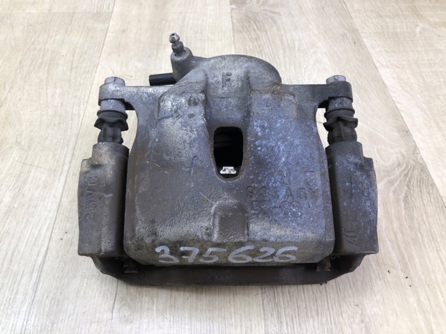 Суппорт тормозной, передний, правый 4773012A70 TOYOTA