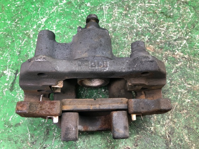 4773033210 TOYOTA Суппорт тормозной задний правый купить в Киев