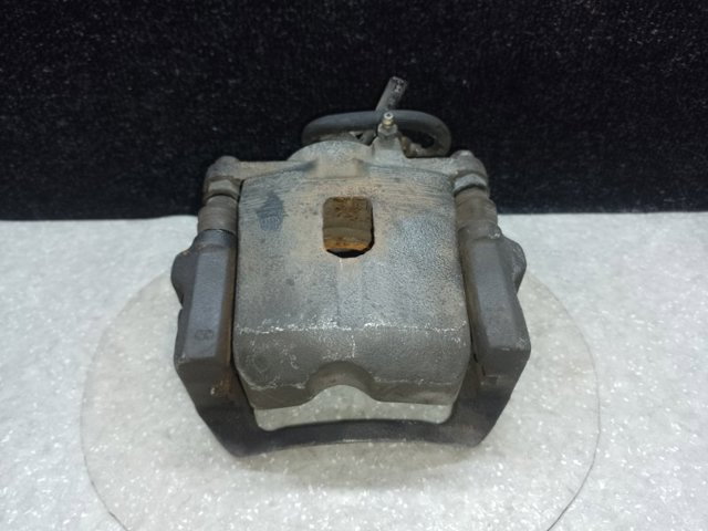 Суппорт тормозной, передний, левый 4775042040 TOYOTA