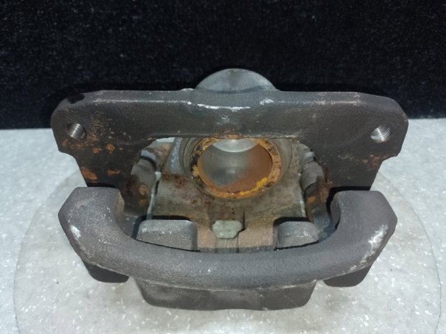 TOYOTA 4775042040 Суппорт тормозной передний левый в наличии Украина