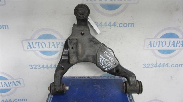 Передний нижний рычаг 4806804040 TOYOTA