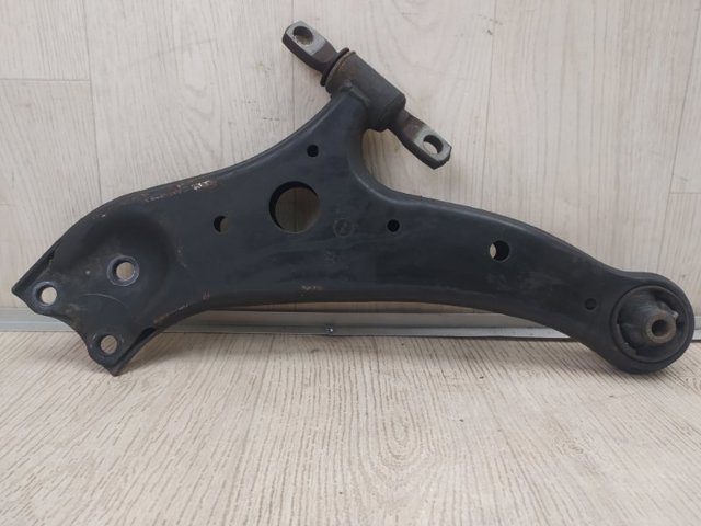 TOYOTA 480680T010 Нижний рычаг в наличии Украина