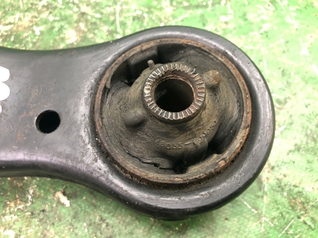 TOYOTA 4806833050 Нижний рычаг в наличии Кривой Рог