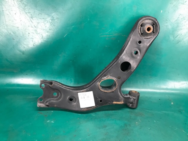 Передний нижний рычаг 4806842060 TOYOTA