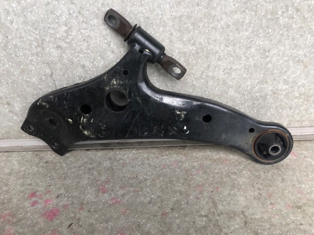 Рычаг передний нижний левый 480690T011 TOYOTA