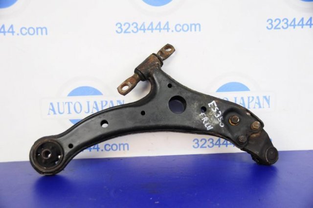Рычаг передний нижний левый 4806933060 TOYOTA