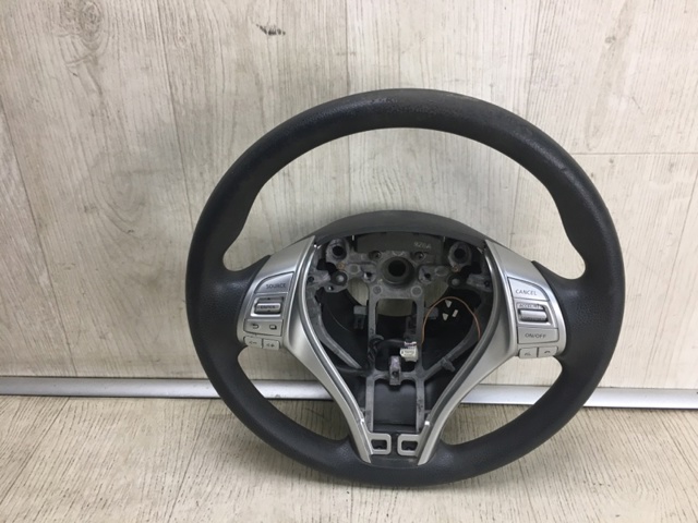 Рулевое колесо 484304BA0A NISSAN