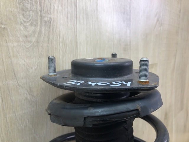 Амортизатор передней подвески правый 4851080486 TOYOTA