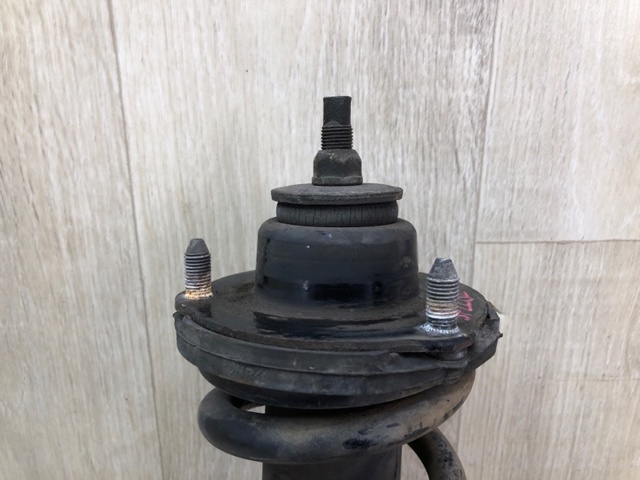 Амортизатор передний левый 4852039885 TOYOTA
