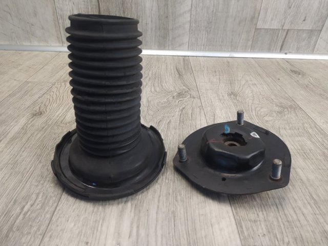 Опора передней стойки 4860906091 TOYOTA