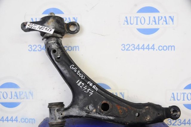 Передний нижний рычаг 4862050050 TOYOTA