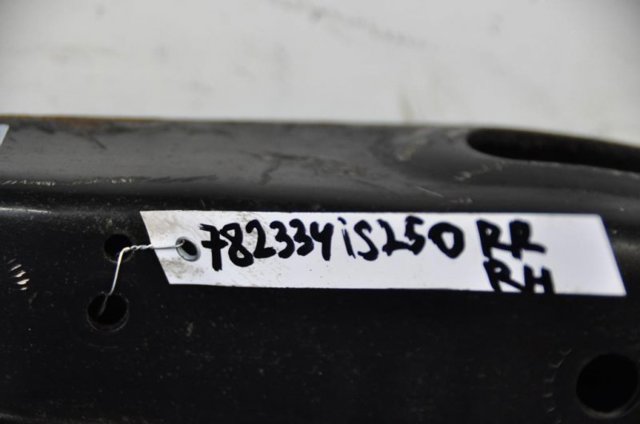 Балансир задний нижний, правый 4873030090 TOYOTA