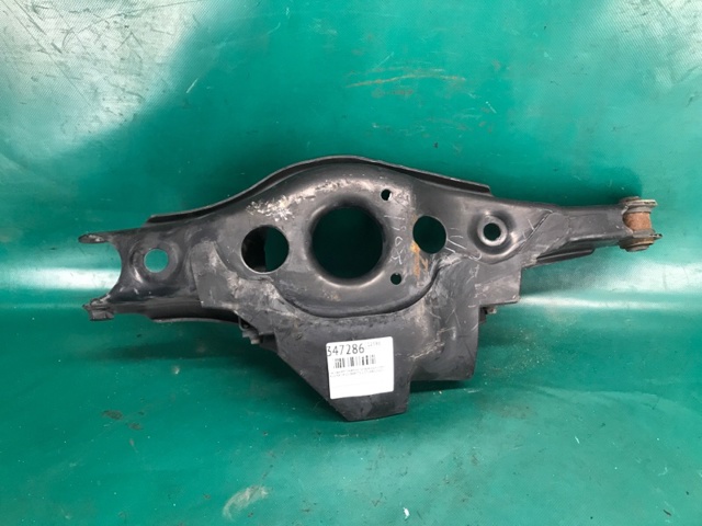 Рычаг задней подвески нижний, левый 4874042010 TOYOTA