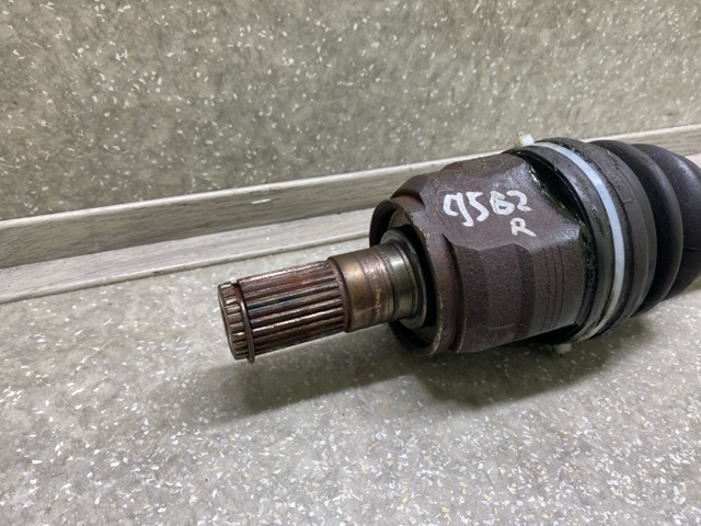 495011R100 Правая полуось купить Украина