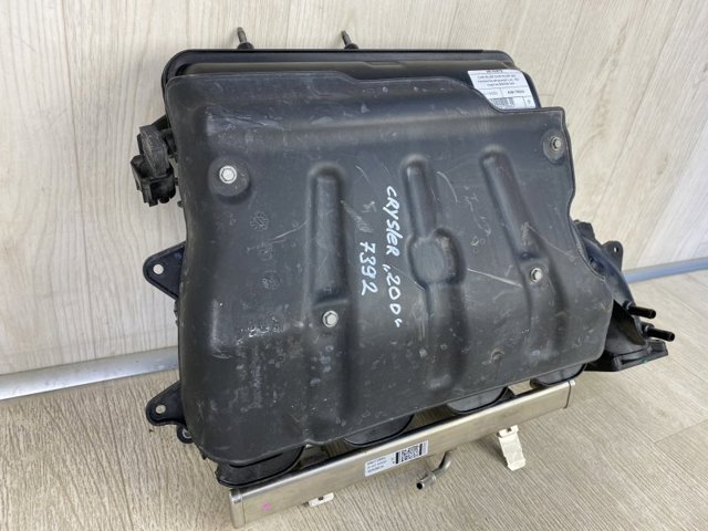 CHRYSLER 5047441AI Впускной коллектор в наличии Черновцы