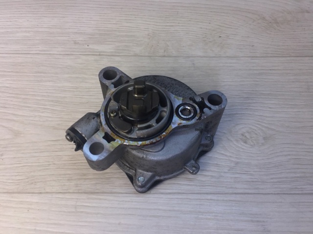 Вакуумный насос 5047967AB CHRYSLER