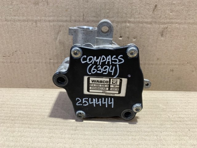 Вакуумный насос jeep compass 17-21 5048401AA