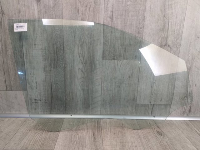 Стекло передней двери, правой 5074816AE CHRYSLER