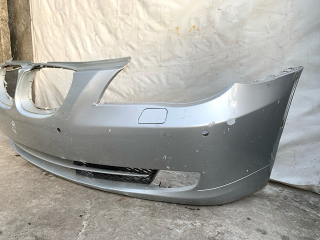 Бампер на авто 51117184717 BMW