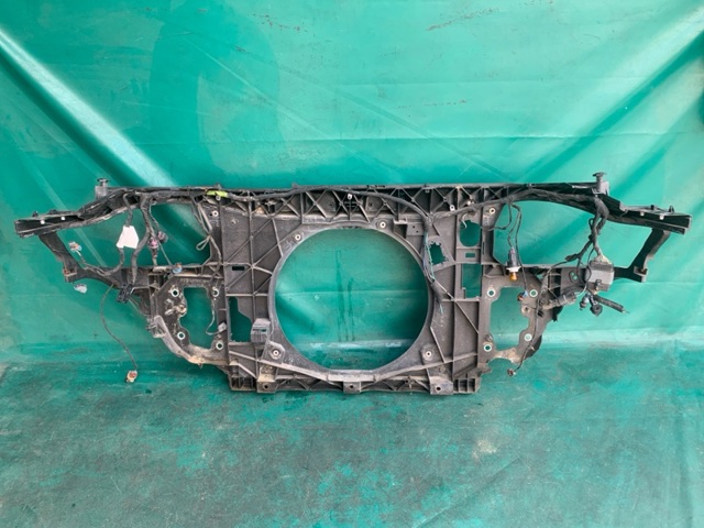CHRYSLER 5116300AE Рамка радиатора в наличии Ирпень