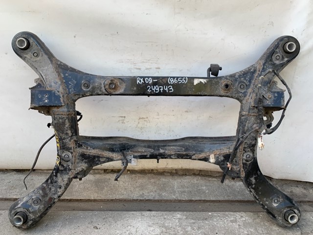 Балка задней подвески поперечная 512060E040 TOYOTA
