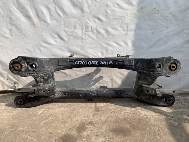 Балка задней подвески, подрамник 5120675020 TOYOTA