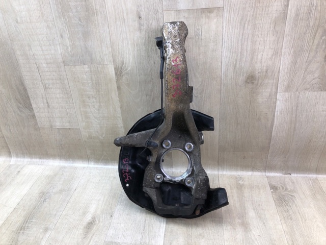 Цапфа (поворотный кулак) передний левый 51215SJA010 HONDA