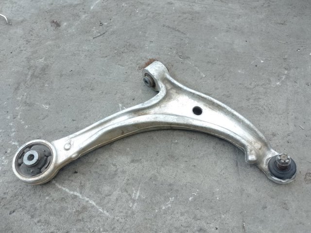 Передний нижний рычаг 51350SHJA03 HONDA