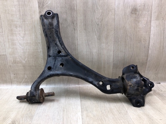 Рычаг передней подвески нижний, правый 51350T2AA03 HONDA