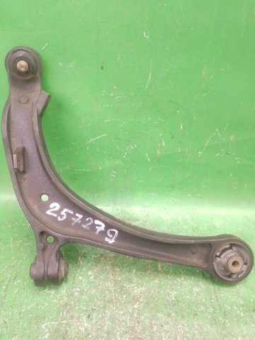 Правый рычаг передней нижней подвески 51350TK8A00 HONDA