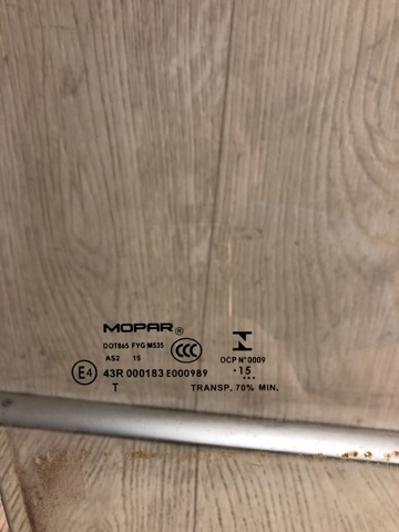 5155448AC CHRYSLER Стекло двери передней правой купить в Львов