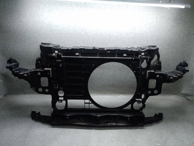 BMW 51649802025 Рамка радиатора в наличии Львов