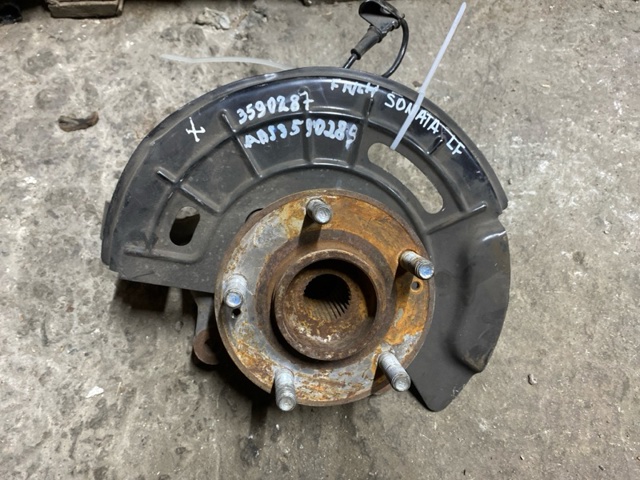 Цапфа (поворотный кулак) передний левый 51715C1000 HYUNDAI