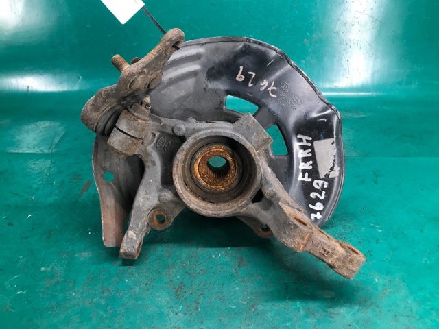 517162T010 HYUNDAI Цапфа (поворотный кулак) передний правый купить в Ирпень