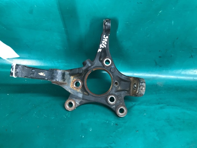 HYUNDAI 51716F2000 Цапфа передняя правая в наличии Ужгород
