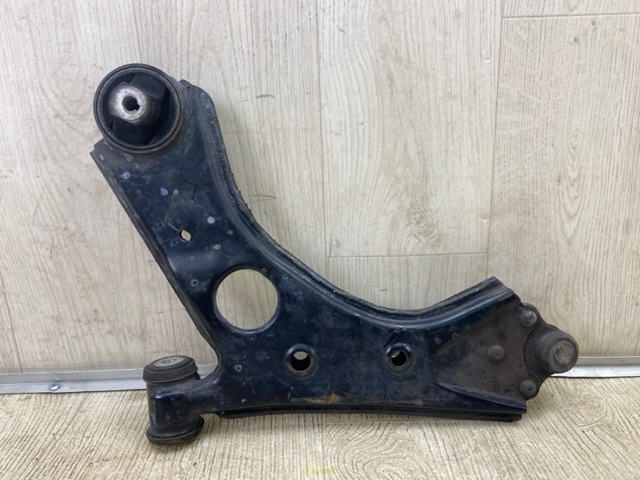 51885660 FIAT Рычаг передней подвески нижний правый купить в Ровно
