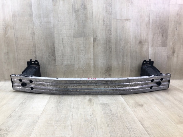 Буфер бампера переднего 5202147120 TOYOTA