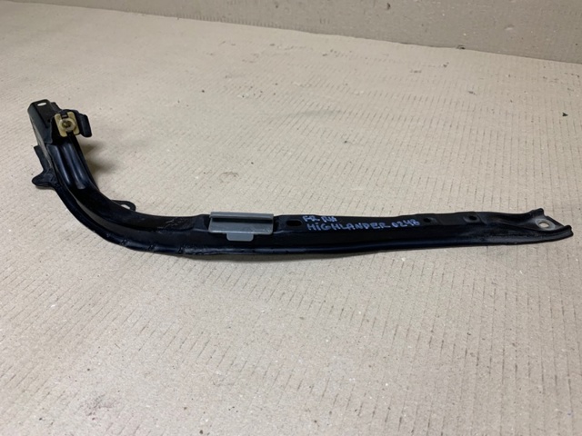 Балка бампера переднего 5206148010 TOYOTA