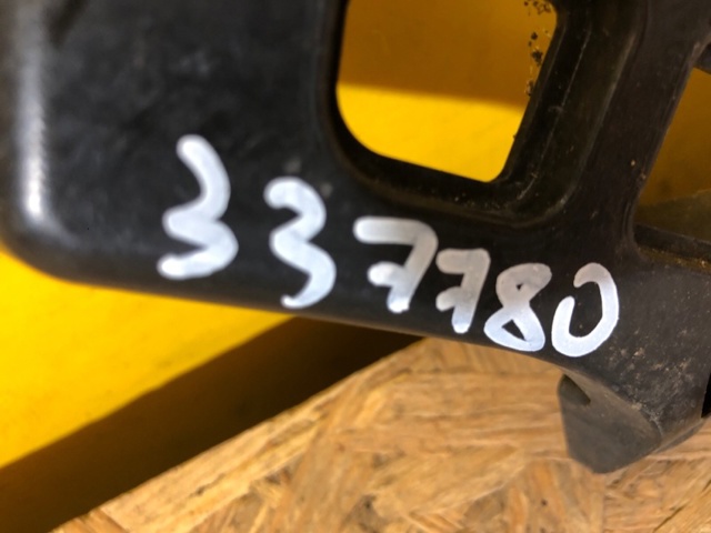5211576010 TOYOTA Кронштейн бампера переднего внешний правый купить в Львов