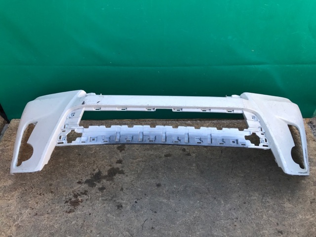 Бампер на авто 521190E350160 TOYOTA