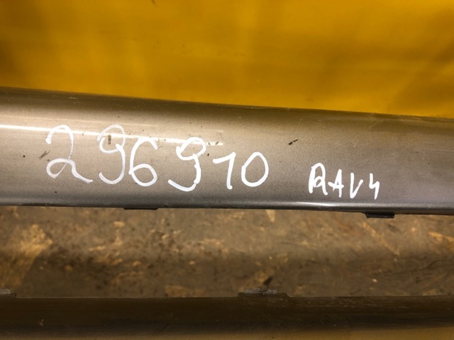 TOYOTA 5211942710 Передний бампер в наличии Львов