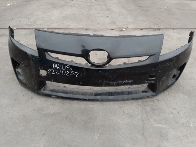 Передний бампер 5211947080 TOYOTA