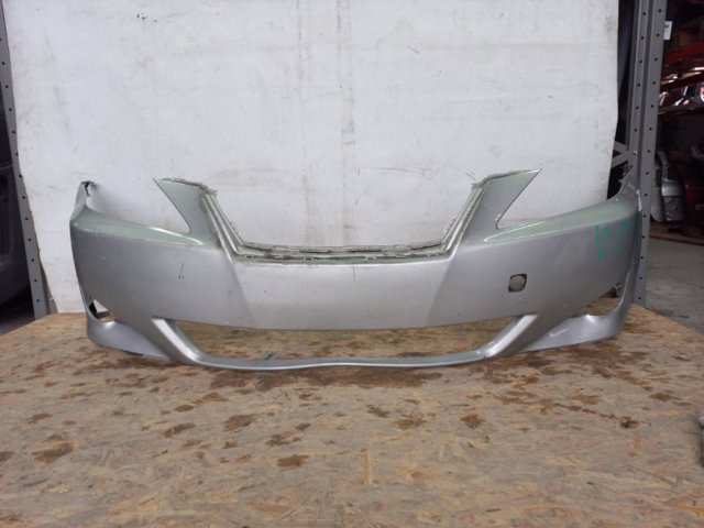 Бампер передний в сборе 5211953913 TOYOTA